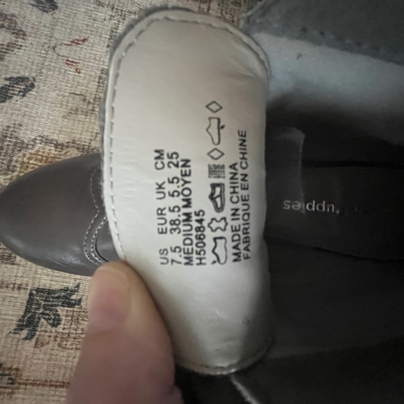 Size 7.5 Leather Hush Puppies - Picture 10 of 10